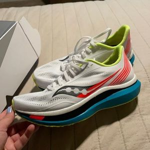 Saucony Endorphin Pro white mutant